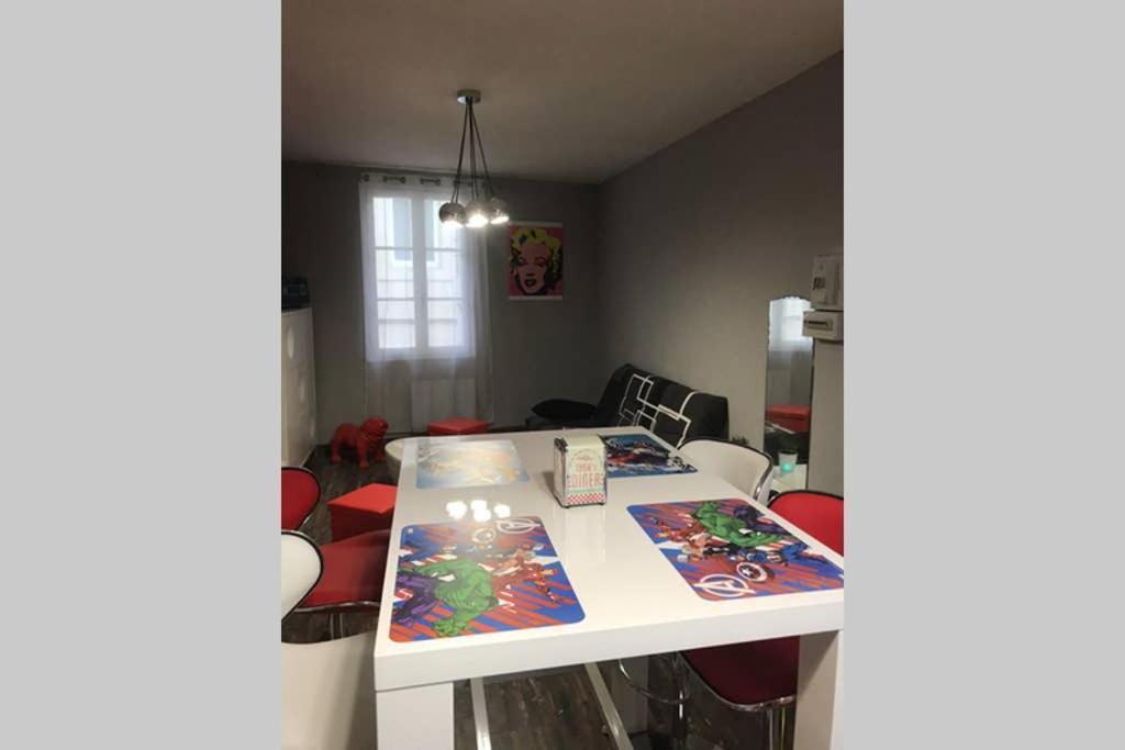 Appartement Style Pop Art Avec Garage Centre Historique بزييه المظهر الخارجي الصورة
