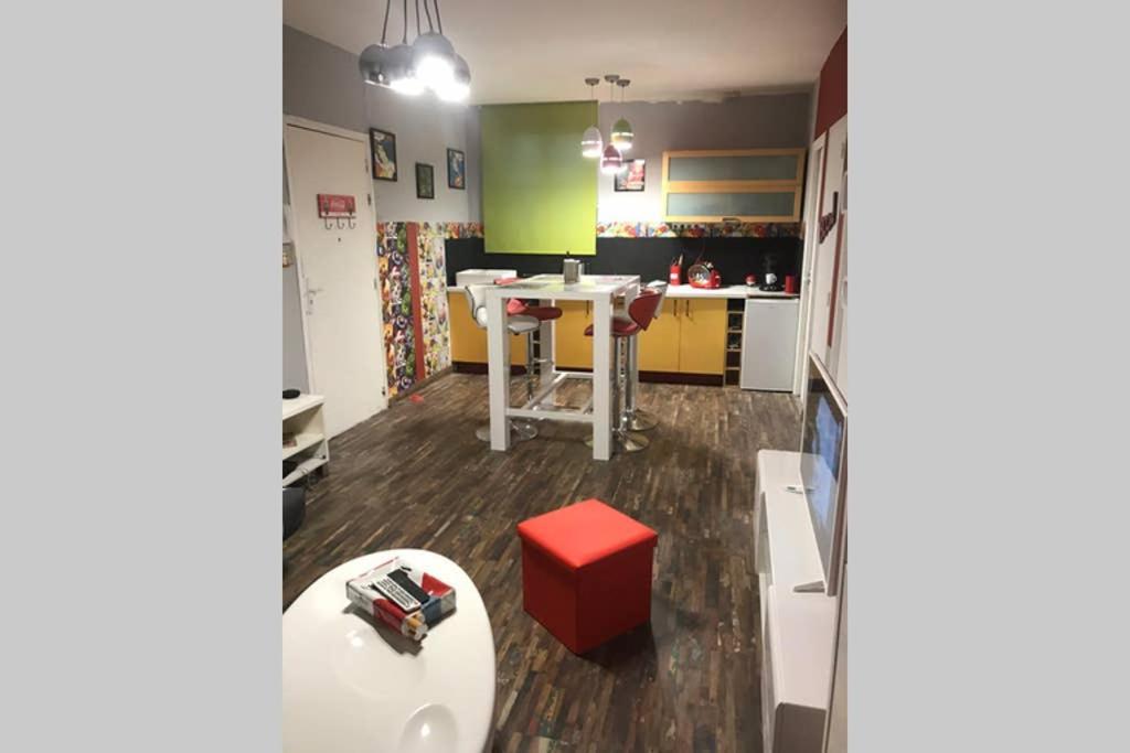 Appartement Style Pop Art Avec Garage Centre Historique بزييه المظهر الخارجي الصورة