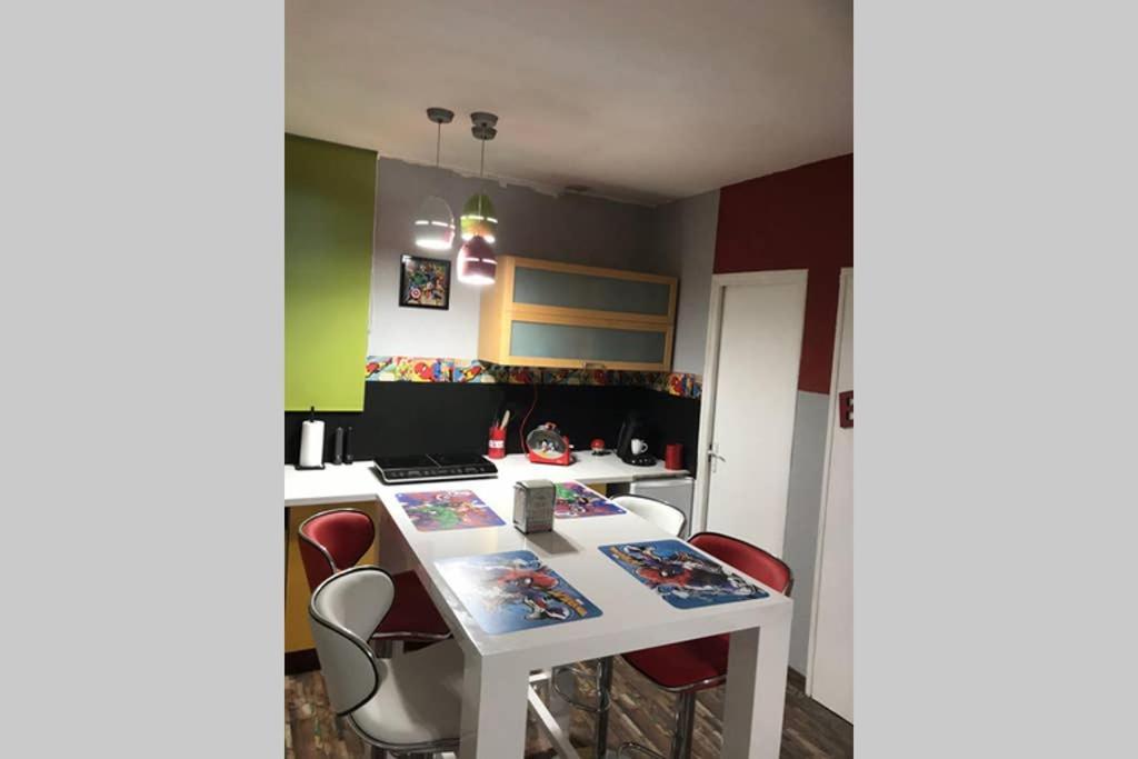 Appartement Style Pop Art Avec Garage Centre Historique بزييه المظهر الخارجي الصورة