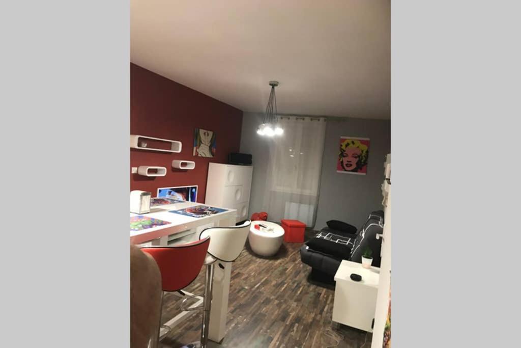 Appartement Style Pop Art Avec Garage Centre Historique بزييه المظهر الخارجي الصورة